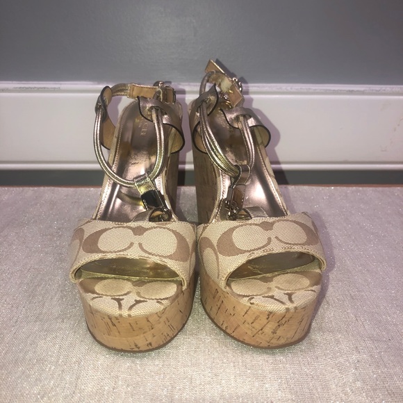 Coach Linden Ivory-Lt Khaki Open Toe plataform - Picture 3 of 11